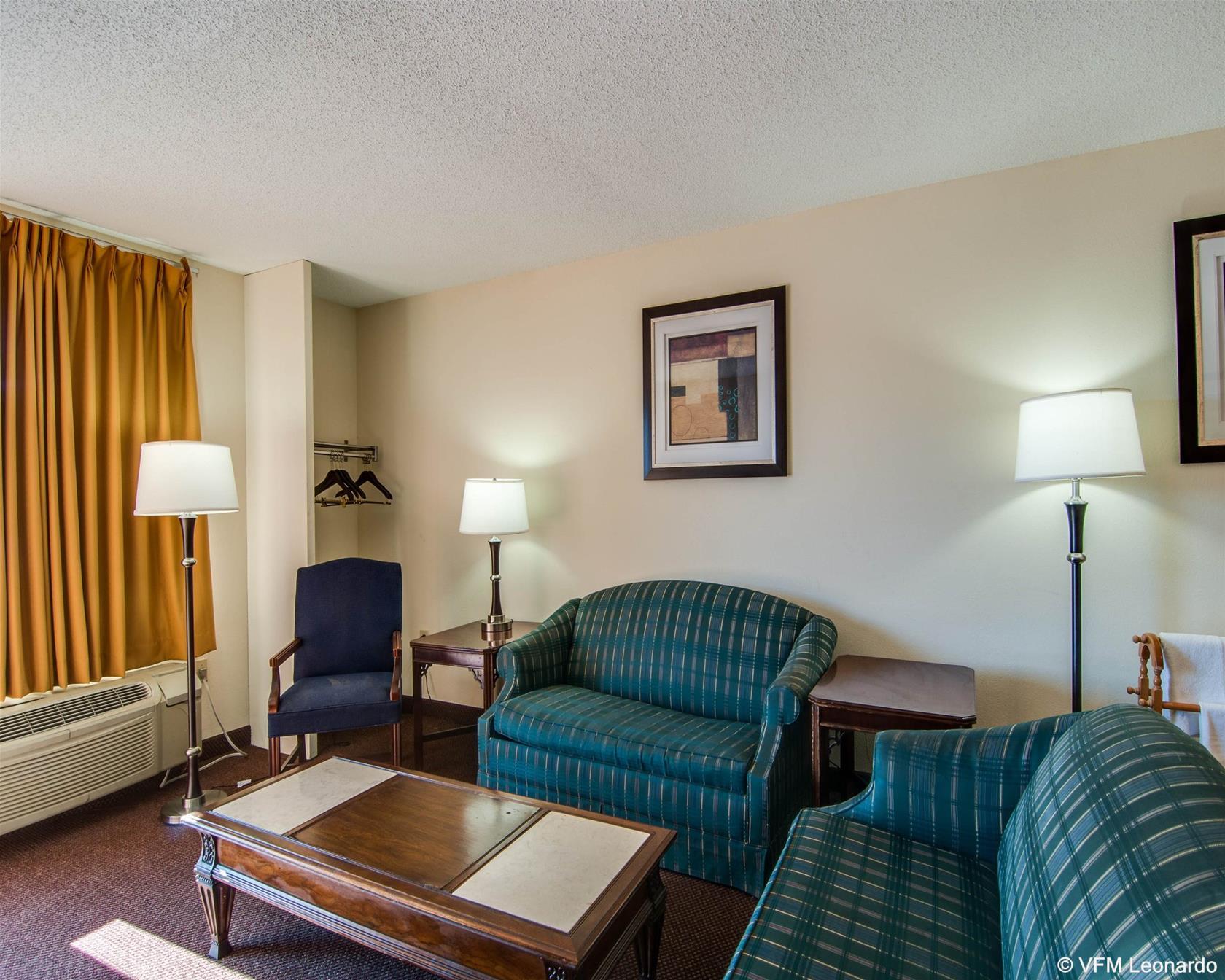 Econo Lodge Glade Springs I-81 Exterior photo