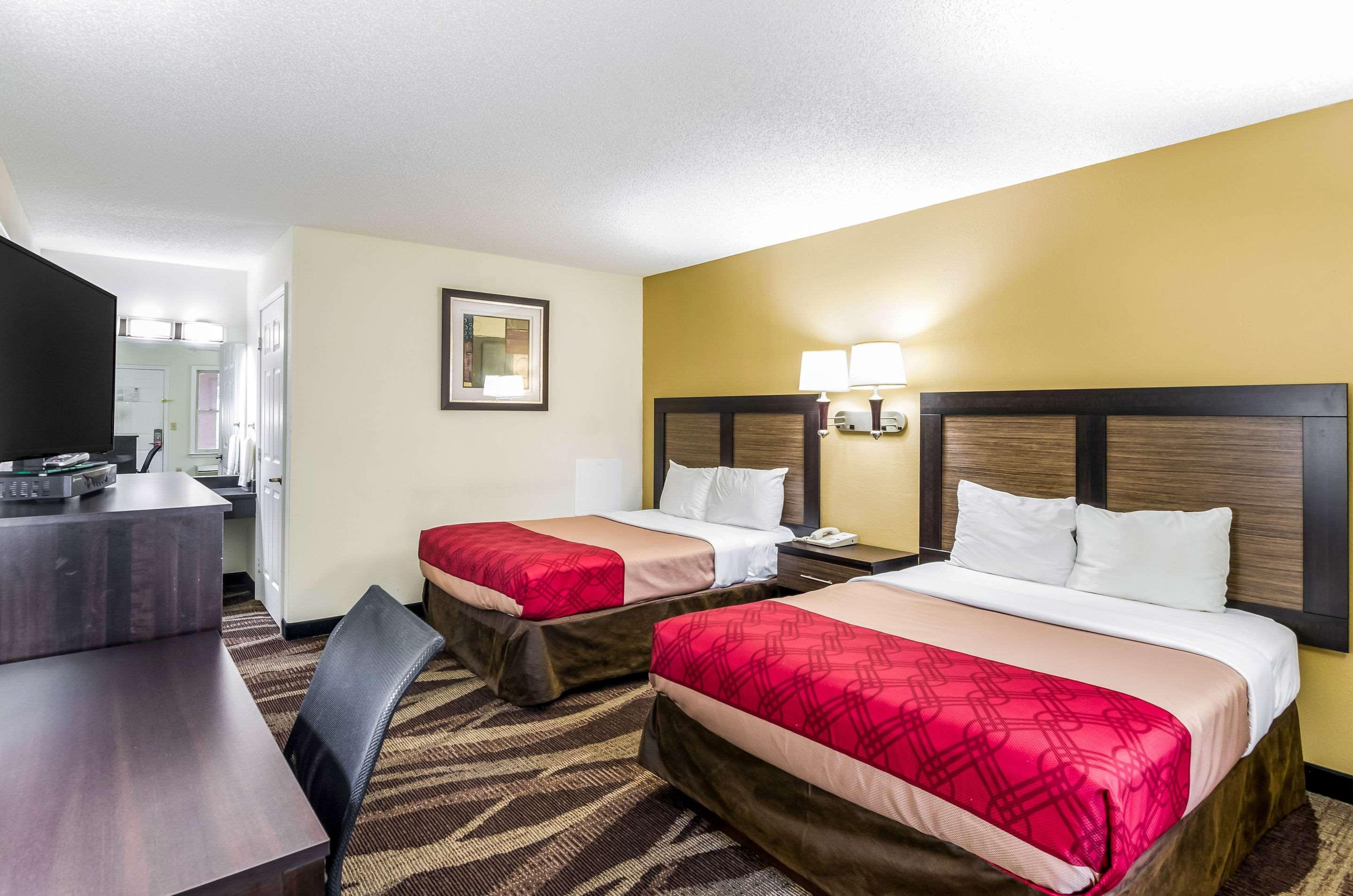 Econo Lodge Glade Springs I-81 Exterior photo