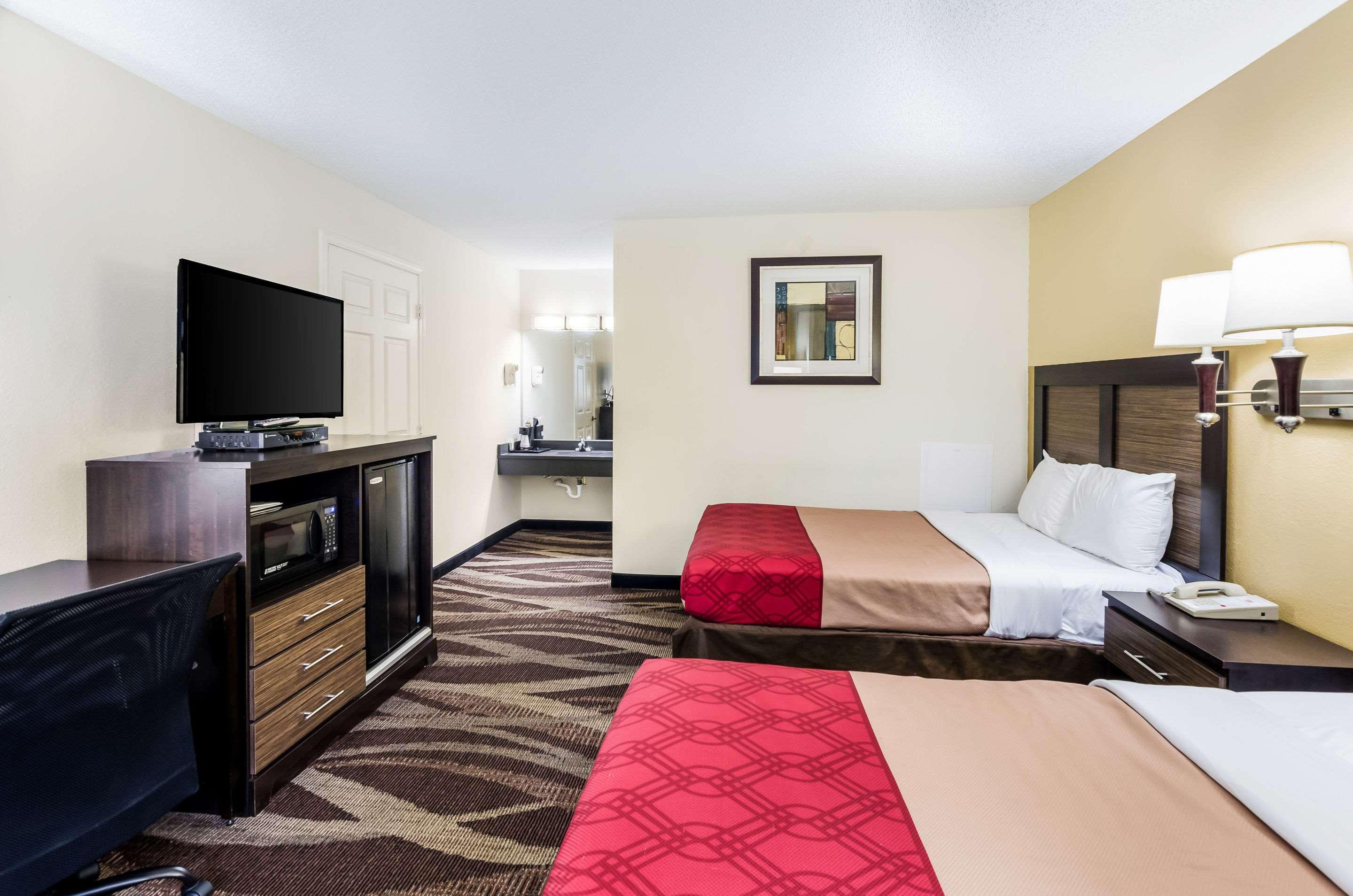 Econo Lodge Glade Springs I-81 Exterior photo