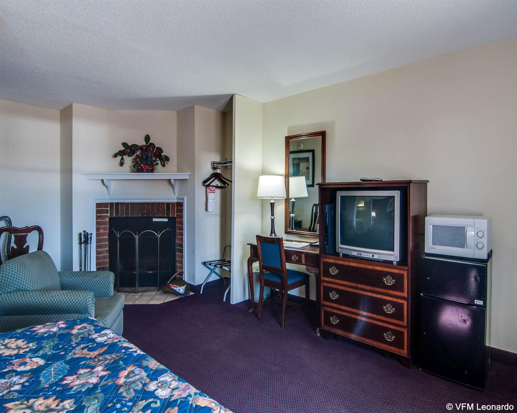 Econo Lodge Glade Springs I-81 Exterior photo
