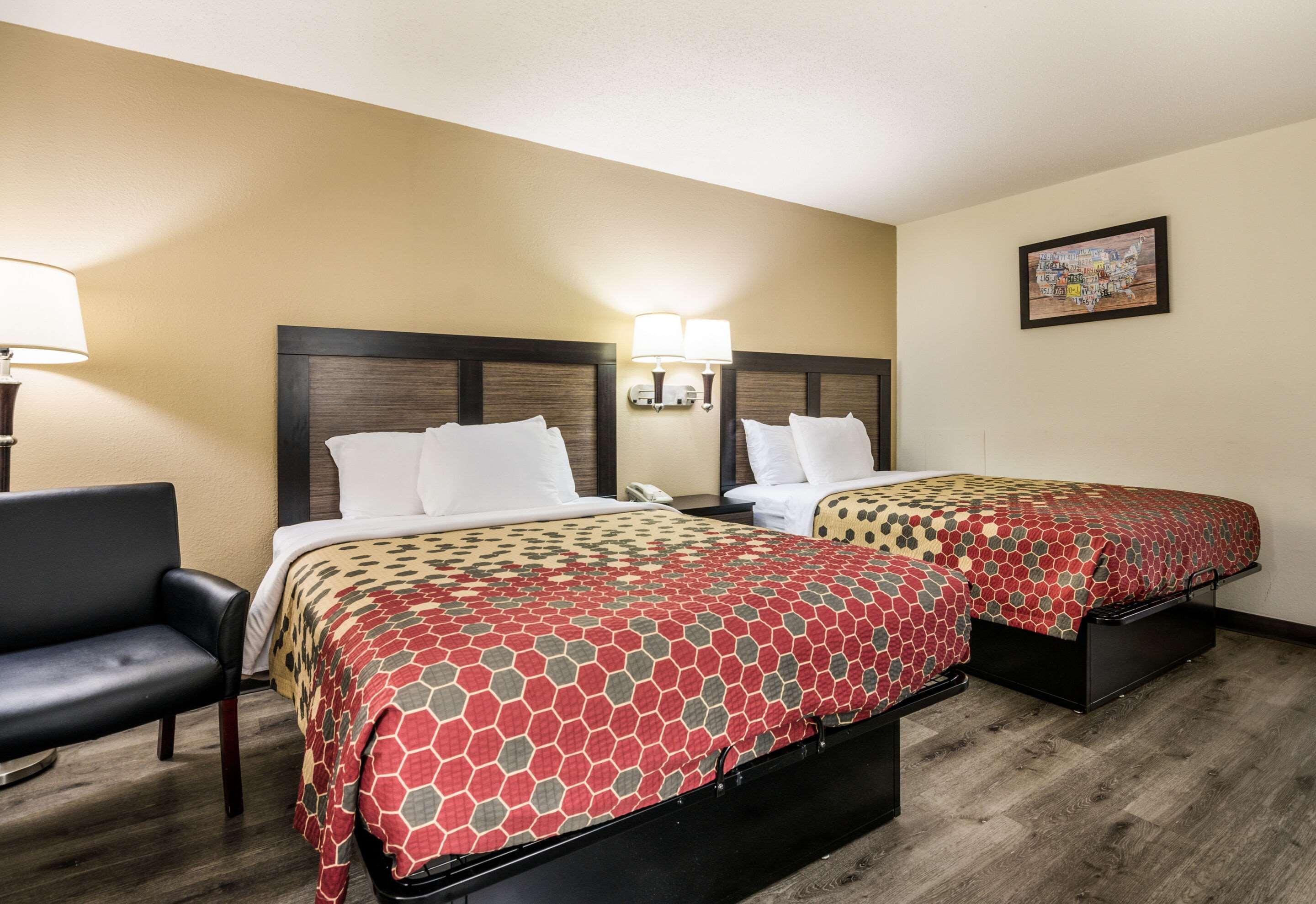 Econo Lodge Glade Springs I-81 Exterior photo