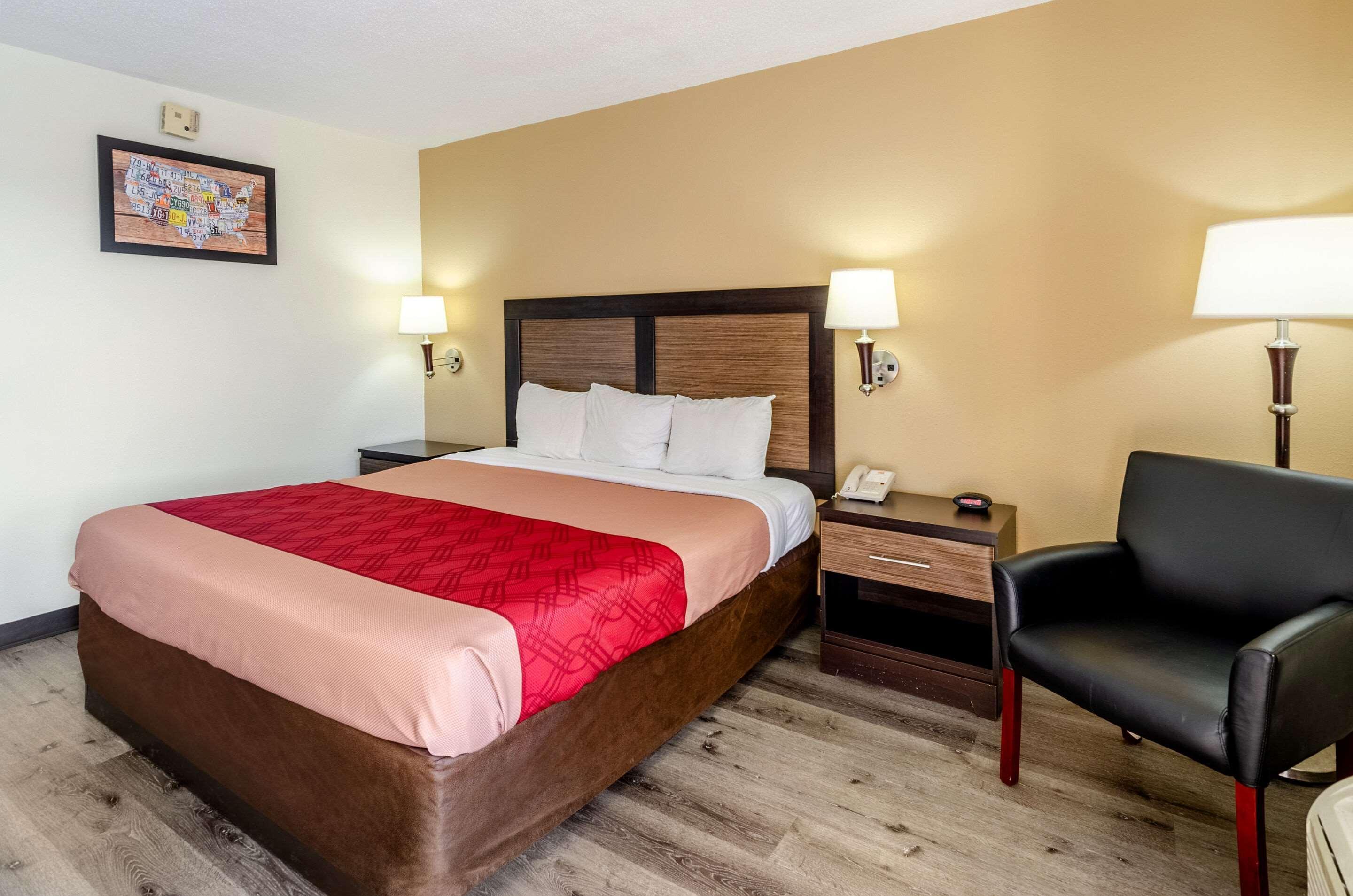 Econo Lodge Glade Springs I-81 Exterior photo