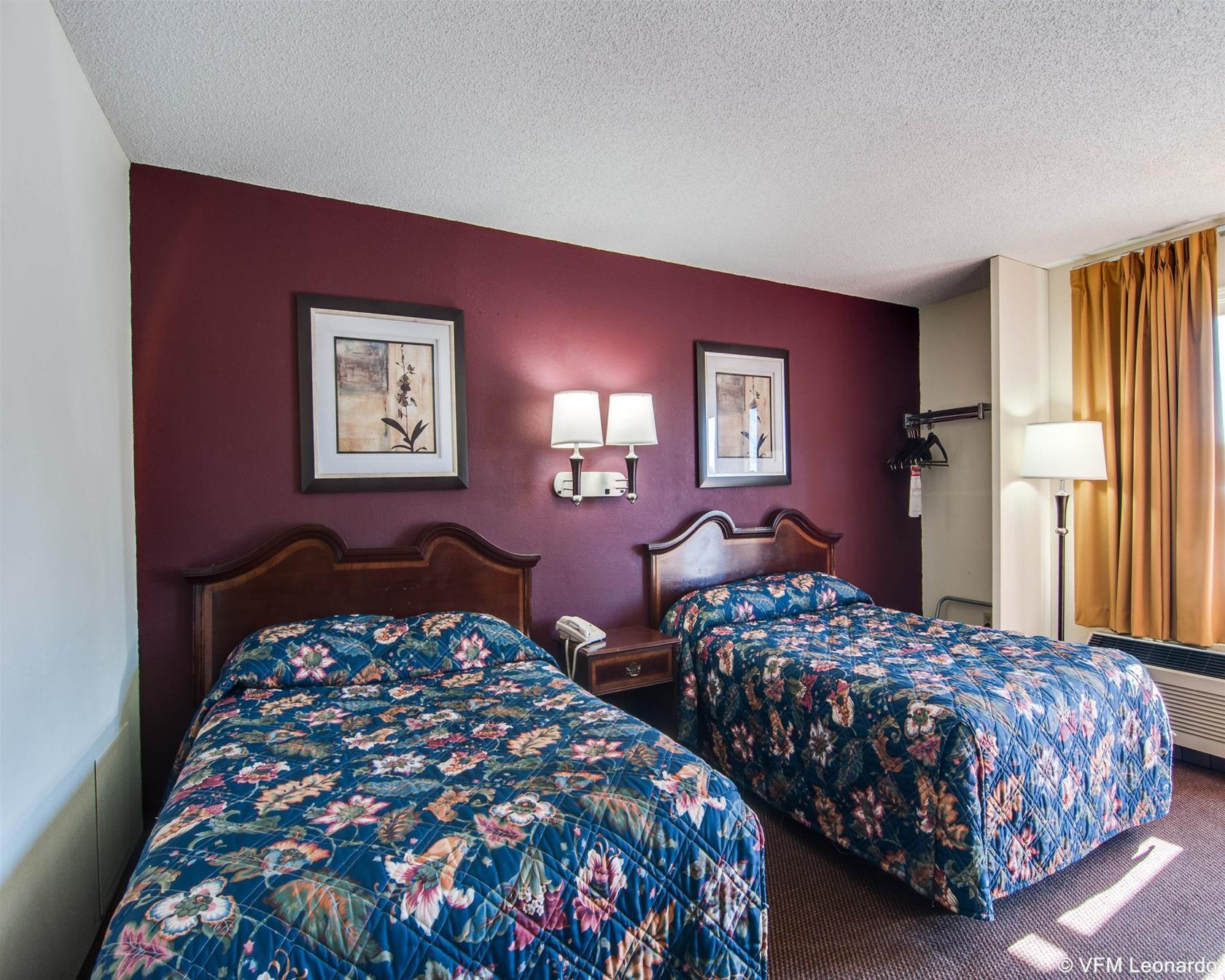 Econo Lodge Glade Springs I-81 Exterior photo